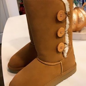 UGG Bailey Button Triplet ll Boot